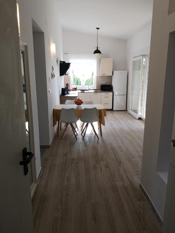 Apartment Nada 2 Malinska Bagian luar foto